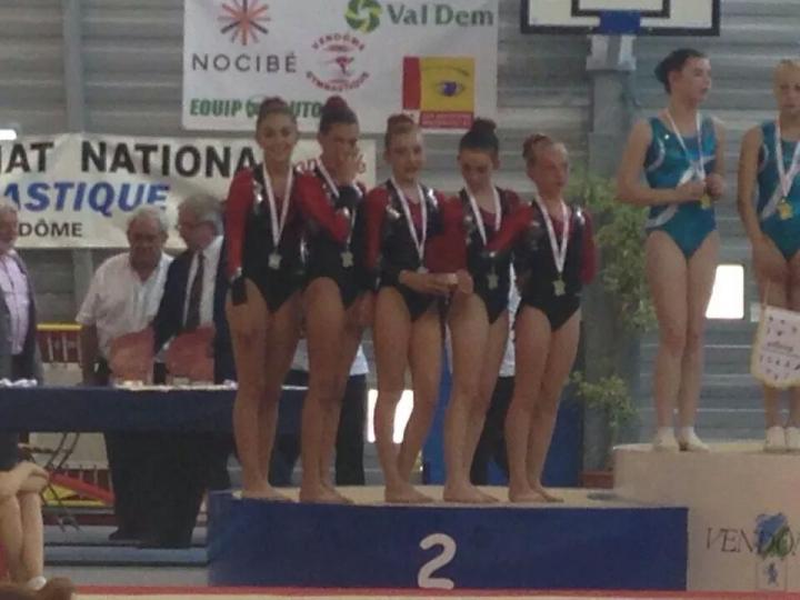 Podium equipe niv 4 9 12ans vice championne de france 2014